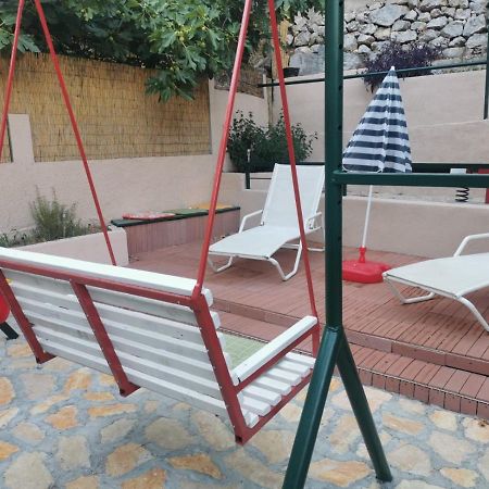 Big And Spacious Apartment In The Heart Of Omis Exterior photo