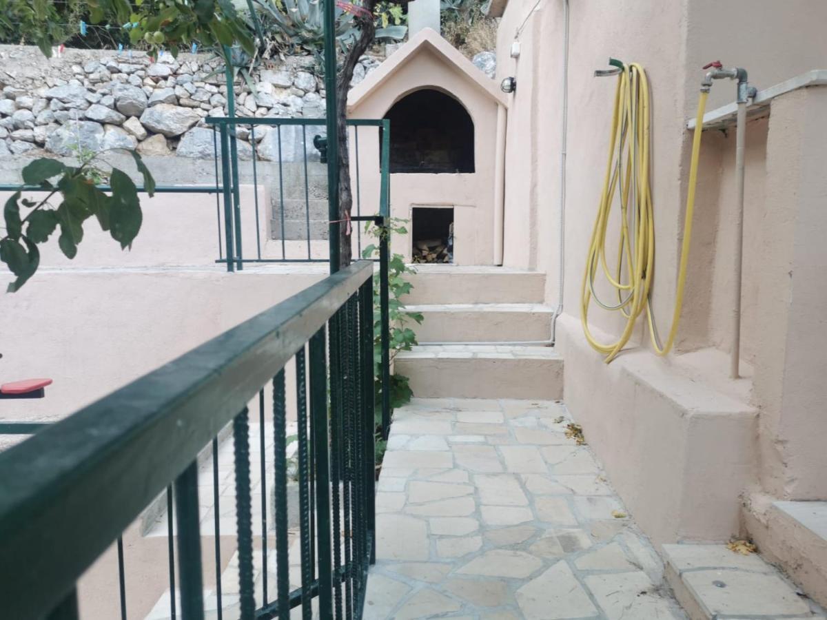 Big And Spacious Apartment In The Heart Of Omis Exterior photo