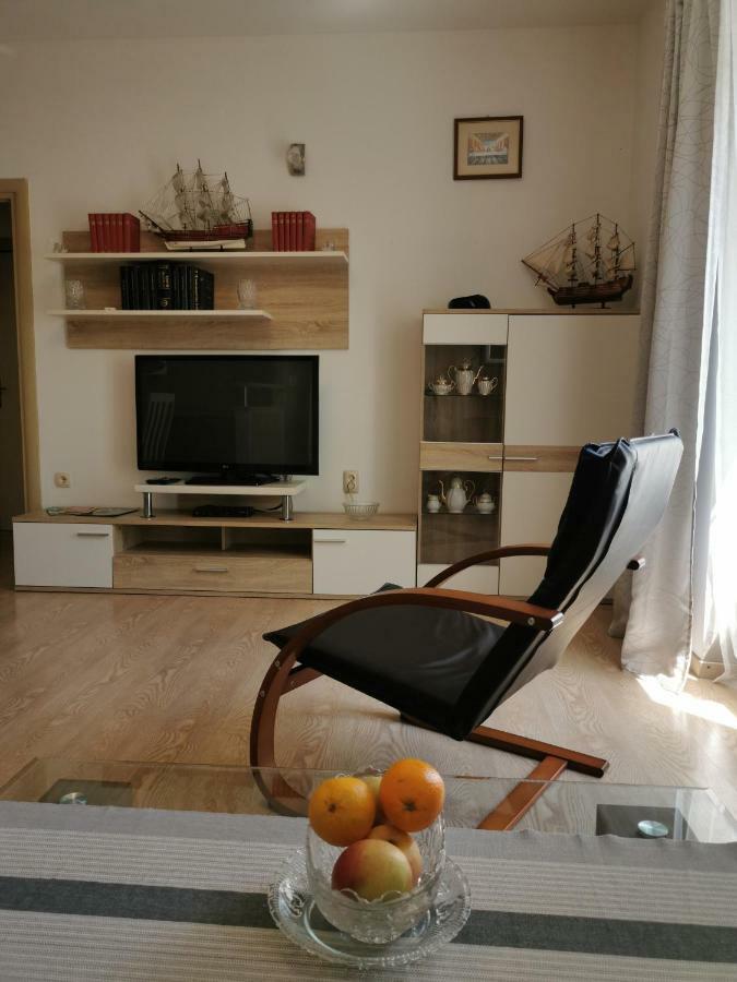 Big And Spacious Apartment In The Heart Of Omis Exterior photo